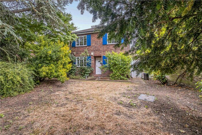 2 Bedroom Maisonette To Rent In Westleigh Avenue, Putney, SW15