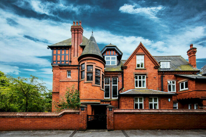 3 Bedroom Apartment To Rent In Ellenborough House, South Road, NG7