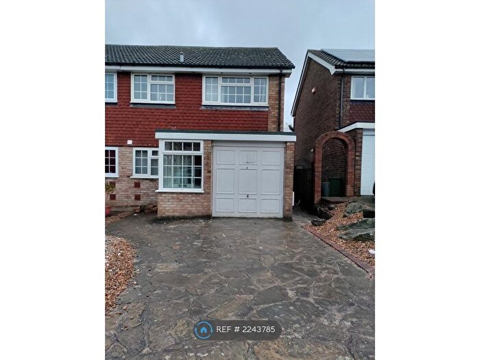 3 Bedroom End Of Terrace House To Rent In Gumping Road, Orpington, BR5