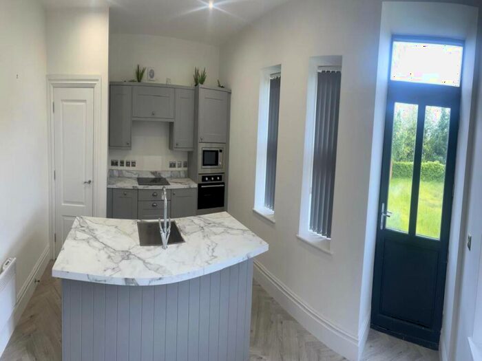3 Bedroom Semi-Detached House To Rent In The Stables Cliff Oaks, Fawcett Lane, , Leeds, LS12