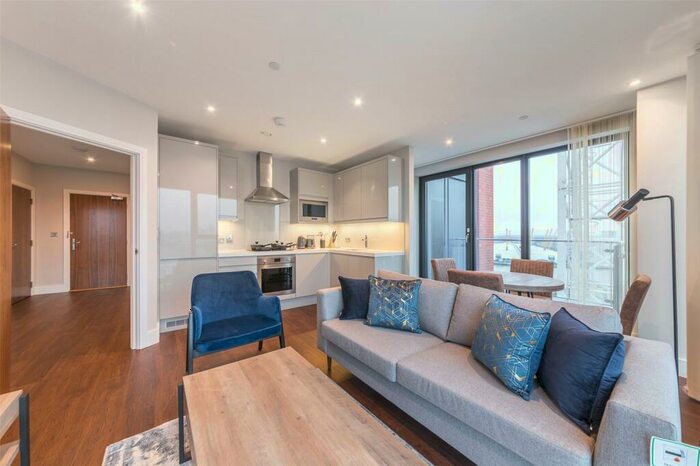 1 Bedroom Apartment To Rent In Avalon Point, Silvocea Way, London, E14