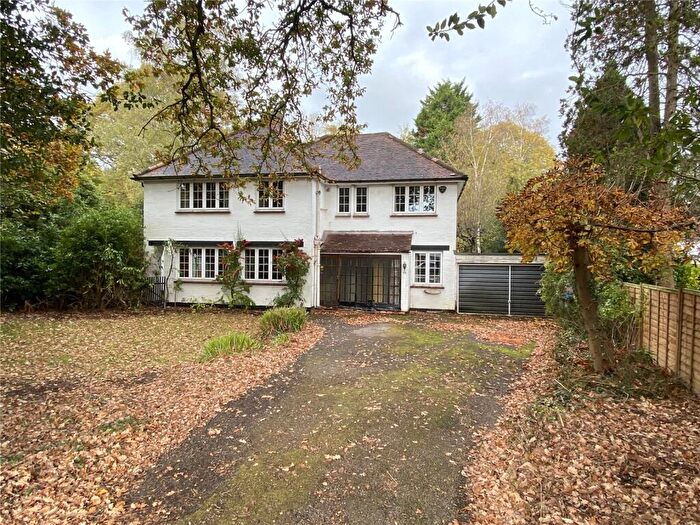 4 Bedroom Detached House For Sale In Burwood Road, Walton-on-Thames, KT12