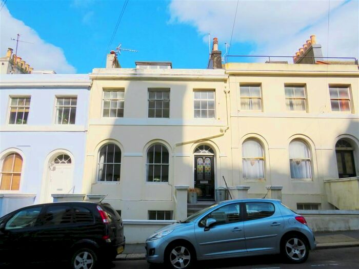 2 Bedroom Flat To Rent In East Ascent, St. Leonards-On-Sea, TN38
