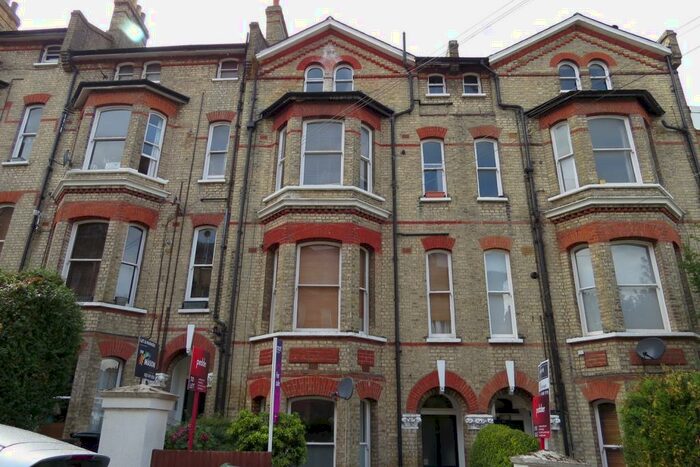 1 Bedroom Apartment To Rent In Woodland Road, Upper Norwood, London, SE19