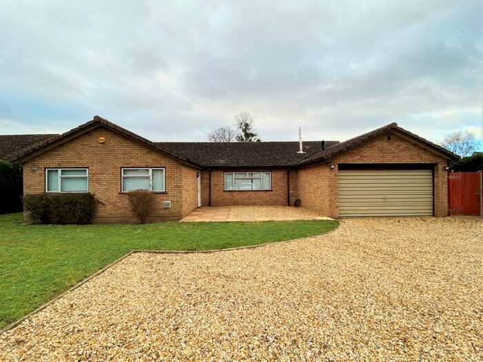 4 Bedroom Bungalow To Rent In The Street, Beck Row, Bury St Edmunds, IP28