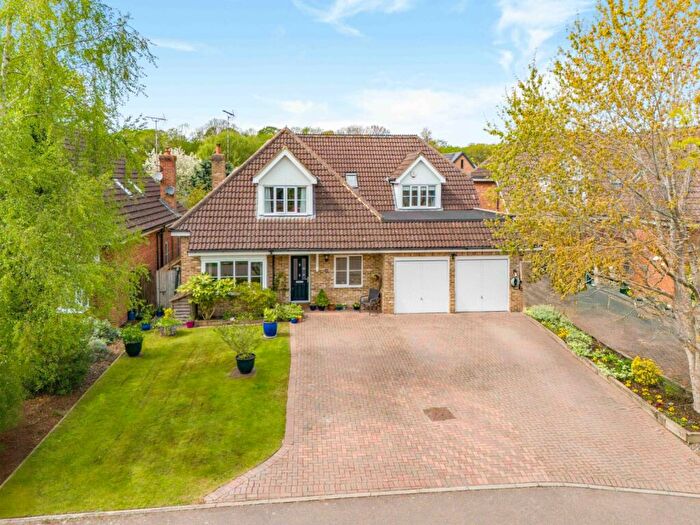 4 Bedroom Detached House For Sale In Bucknalls Drive, Bricket Wood, St. Albans, Hertfordshire, AL2