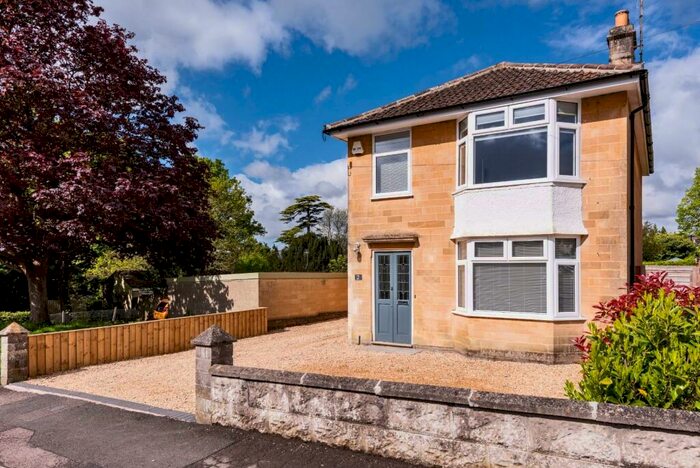 3 Bedroom Detached House To Rent In West Lea Road, Bath, BA1