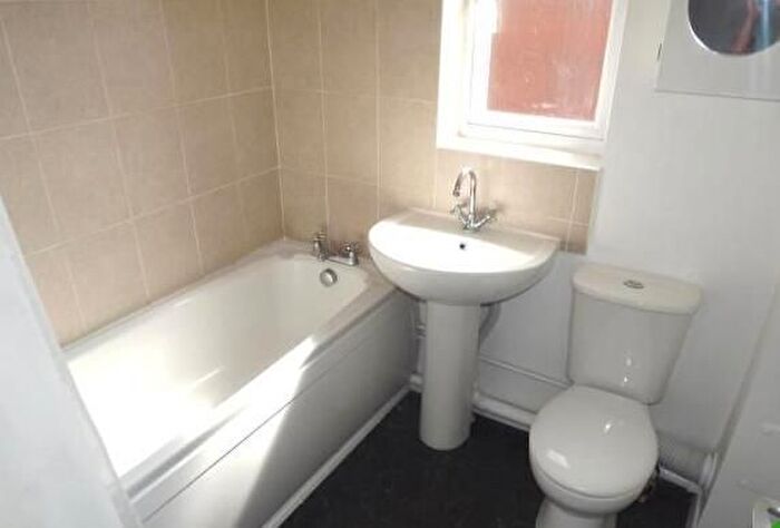 1 Bedroom Property To Rent In Courtlands Close, Watford, WD24