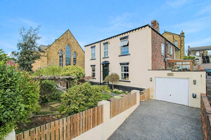 3 Bedroom Semi Detached House For Sale In Queens Terrace, Ossett, WF5