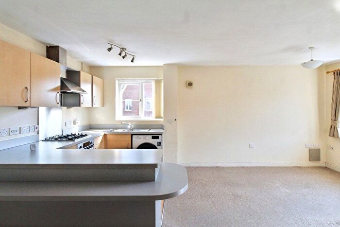 2 Bedroom Flat To Rent In Juniper House, Hassocks Close, Beeston, NG9