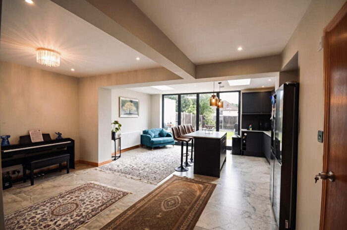 3 Bedroom Semi-Detached House For Sale In Harcourt Avenue, Edgware, HA8