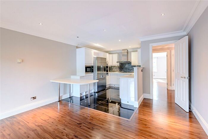 2 Bedroom Flat For Sale In Walpole House, Westminster Square, Westminster Bridge Road, SE1