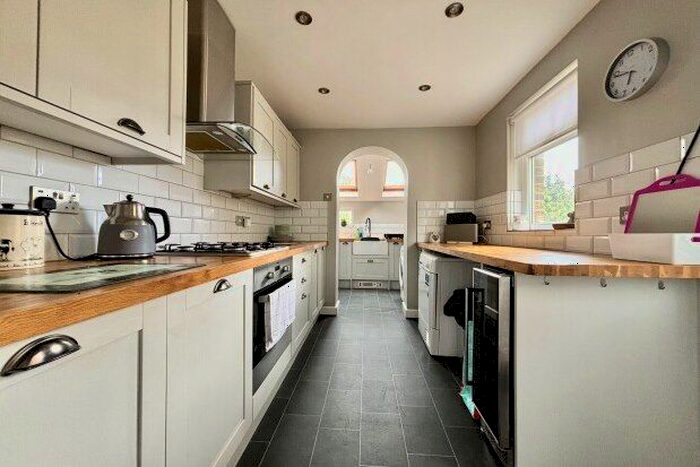 2 Bedroom End Of Terrace House To Rent In Maidstone Road, Gillingham, ME8