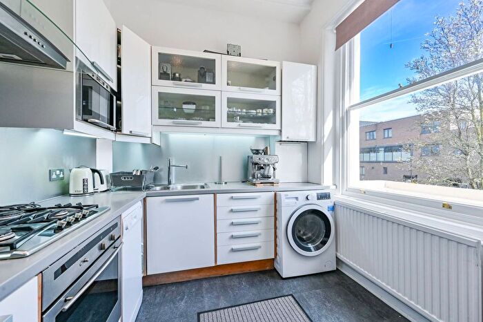 2 Bedroom Flat To Rent In Marlborough Hill, St John's Wood, London, NW8