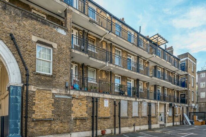 3 Bedroom Flat To Rent In Pilton Place London, SE17