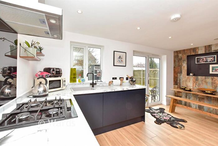 3 Bedroom Detached House For Sale In Seasalter Road, Graveney, Faversham, Kent, ME13