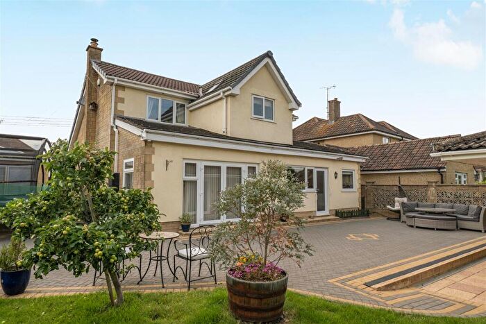 5 Bedroom Detached House For Sale In Greenway Lane, Chippenham, SN15