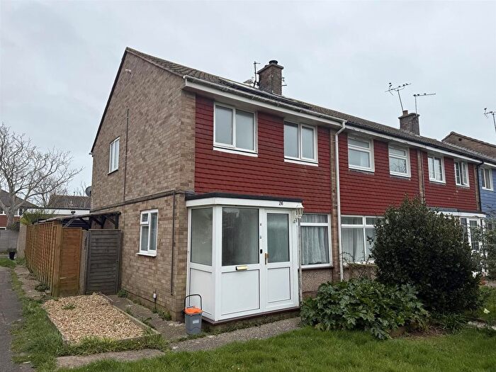 3 Bedroom End Of Terrace House To Rent In Fontwell Close, Rustington, BN16