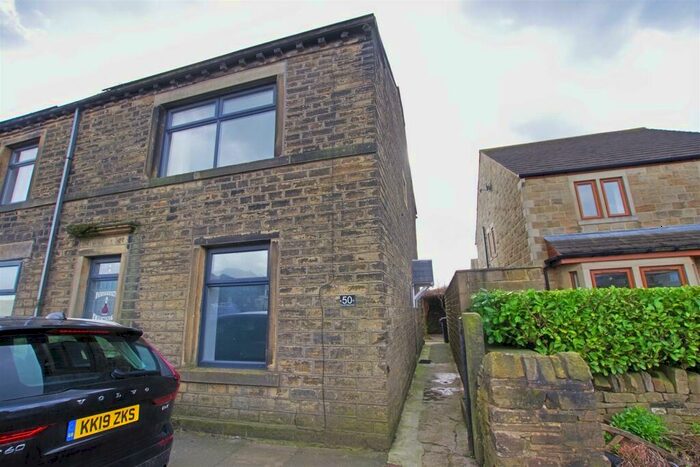3 Bedroom Semi-Detached House To Rent In Back Bowling Green Road, Stainland, HX4