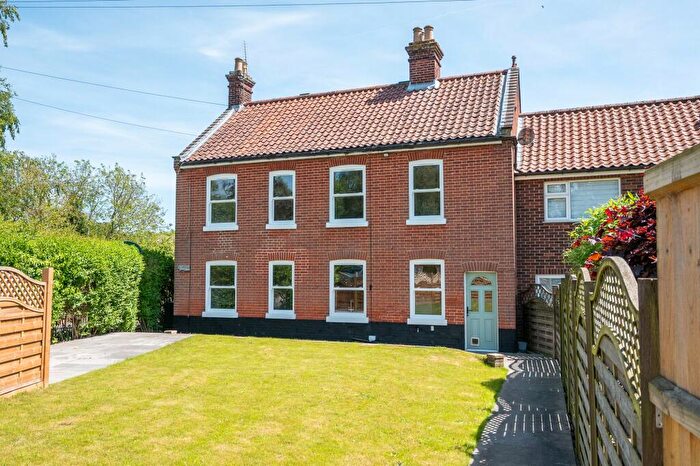 3 Bedroom Terraced House For Sale In Beautifully Renovated Three Bedroom Home In Gresham, NR11
