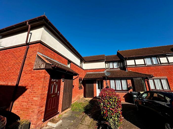 2 Bedroom Terraced House For Sale In Bells Meadow, Willen Park, MK15