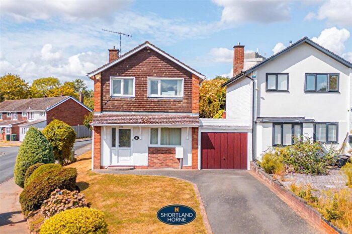 3 Bedroom Link Detached House For Sale In Bexfield Close, Allesley Village, Coventry, CV5