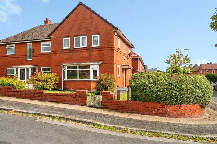3 Bedroom Semi-Detached House For Sale In Ivy Road, Westhoughton, Bolton, Greater Manchester, BL5