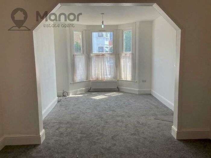 3 Bedroom End Of Terrace House To Rent In Percy Road, Seven Kings, IG3