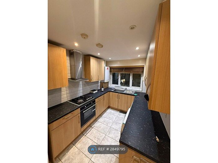 1 Bedroom Flat To Rent In The Broadway, Southall, UB1