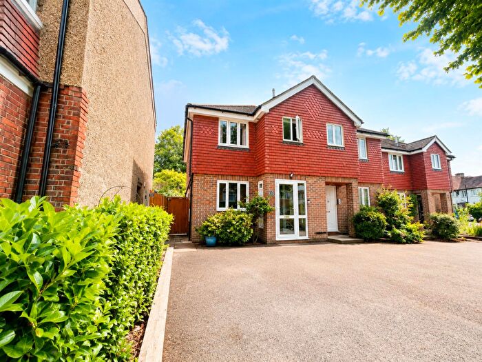 3 Bedroom Semi Detached House For Sale In Carshalton Park Road, Carshalton, SM5