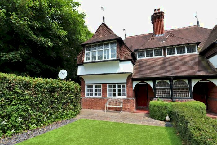 3 Bedroom Cottage For Sale In Weston Road, Crewe, CW1