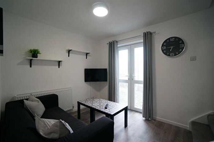 2 Bedroom House To Rent In Salem Court, Bangor, LL57