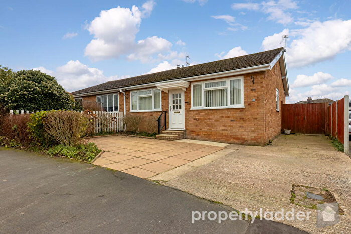 3 Bedroom Semi-Detached Bungalow For Sale In Merlin Avenue, NR7