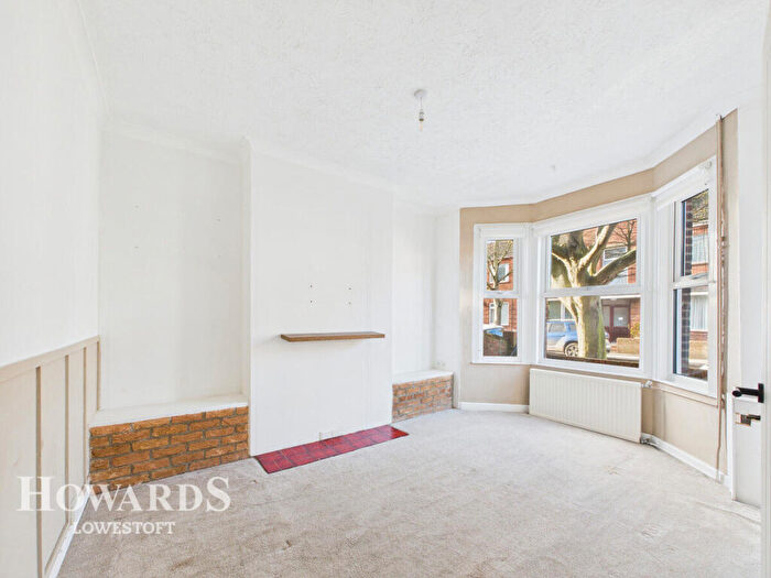 3 Bedroom End Of Terrace House For Sale In Ipswich Road, Lowestoft, NR32