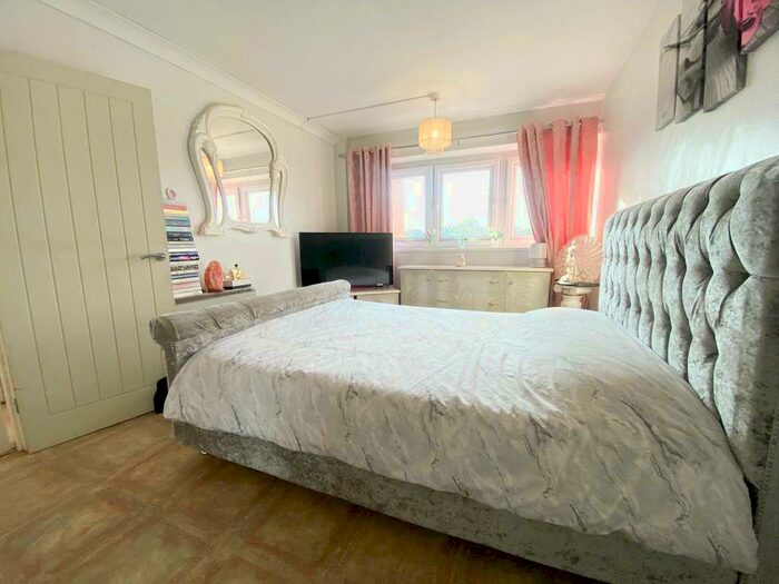 2 Bedroom Flat For Sale In Benmore Avenue, Edgbaston, Birmingham, B5