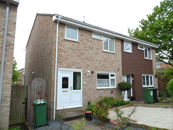 3 Bedroom Semi-Detached House To Rent In Hampton Road, Vinters Park, ME14