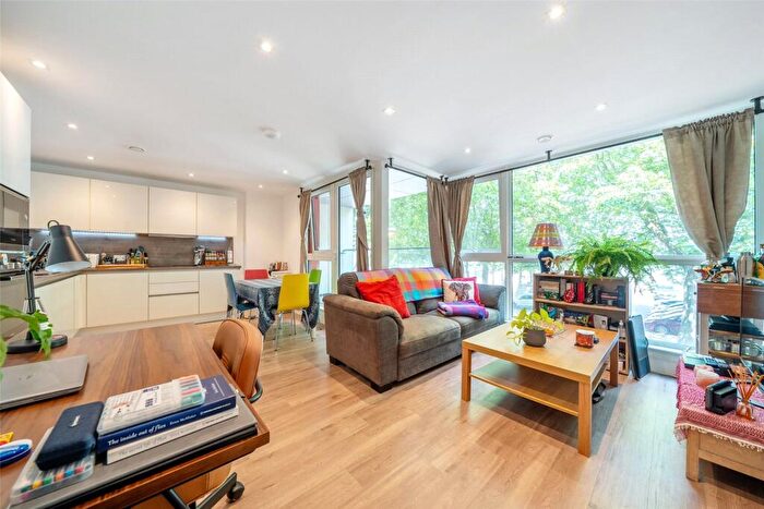 2 Bedroom Apartment For Sale In Tavern Quay, Rope Street, Surrey Docks, SE16