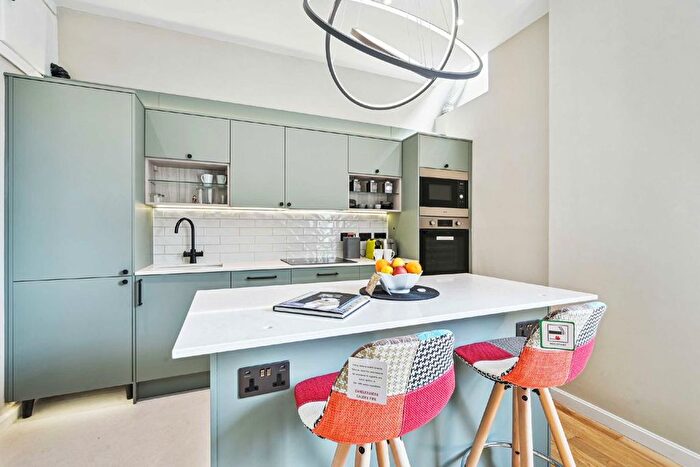 1 Bedroom Flat To Rent In Ladbroke Square, London, W11