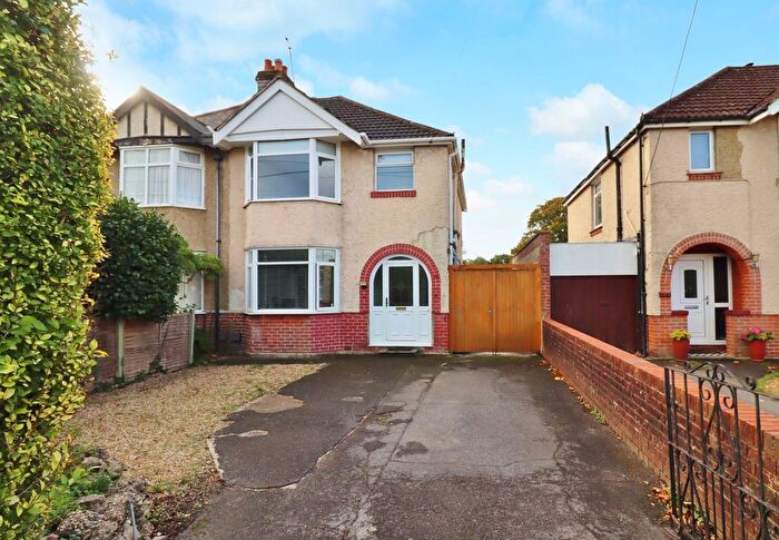 3 Bedroom Semi Detached House For Sale In Fair Oak Road, Bishopstoke, SO50