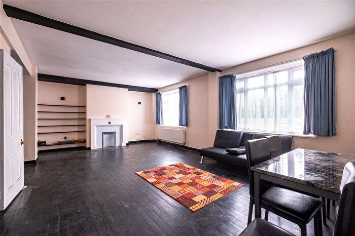 1 Bedroom Flat To Rent In Streatham High Road, London, SW16