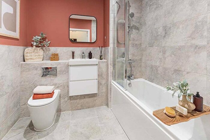 2 Bedroom Flat For Sale In "East Bridge - Plot " At High Road, London, N12