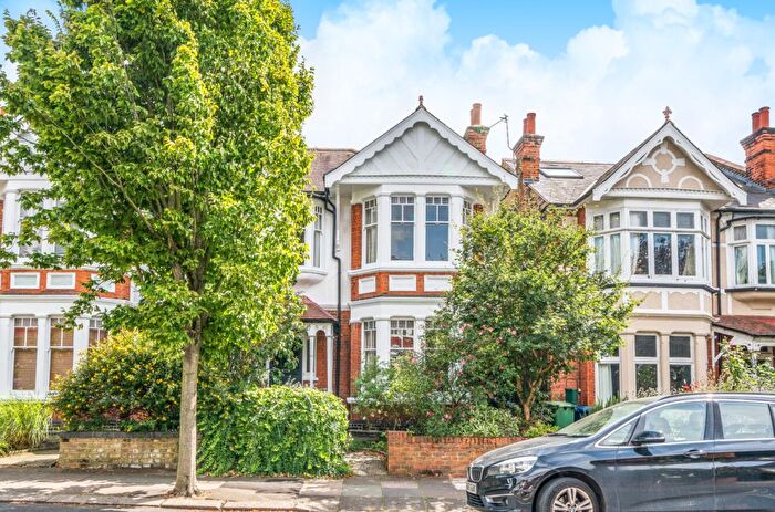 4 Bedroom Semi Detached House For Sale In Boileau Road, Ealing, W5