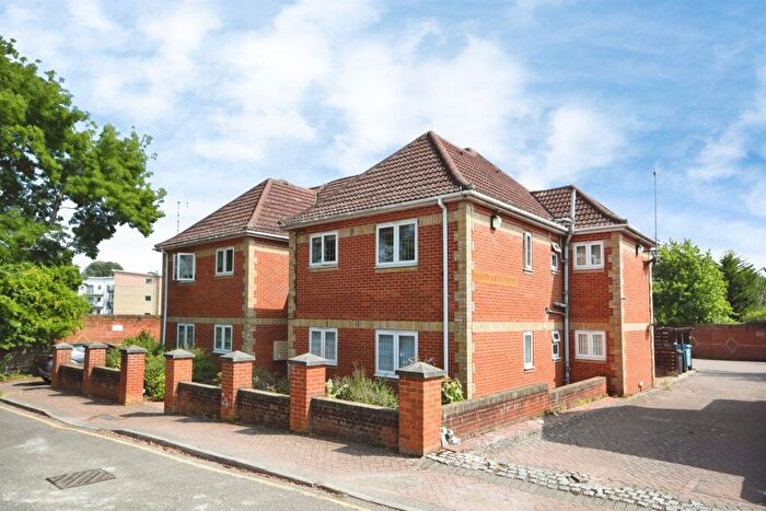 1 Bedroom Flat For Sale In Milton Road, Warley, Brentwood, CM14