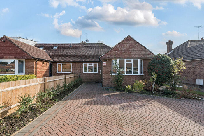 4 Bedroom Bungalow For Sale In Queenhythe Road, Jacob's Well, GU4