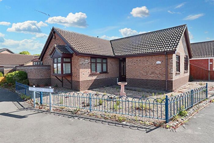 3 Bedroom Detached Bungalow For Sale In Green Fleet Drive, Oulton, Lowestoft, NR32