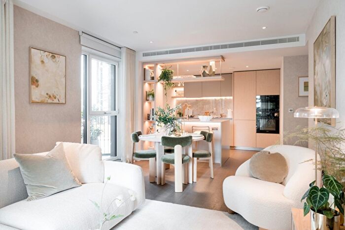 2 Bedroom Flat For Sale In White City Living, Wood Lane, W12