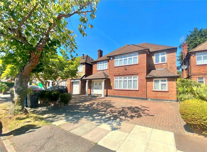 4 Bedroom Detached House To Rent In Brockley Avenue, Stanmore, HA7