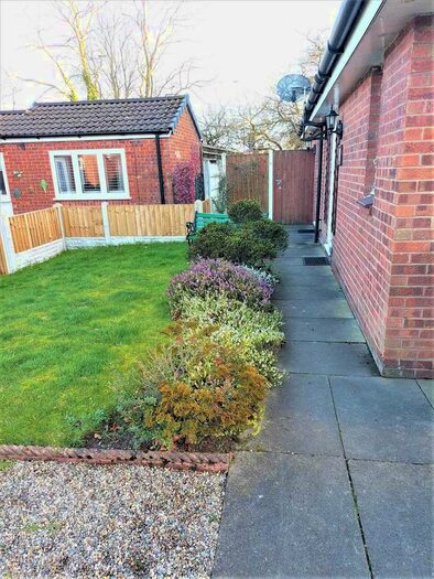 Flat To Rent In Abberley Close, St Helens, WA10