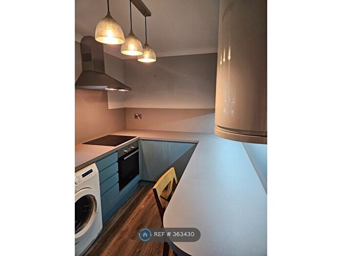 2 Bedroom Flat To Rent In Doncaster Road, Barnsley, S70