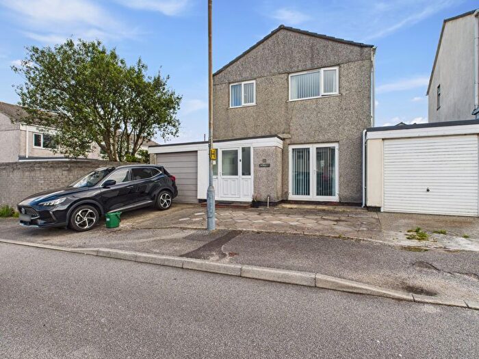 3 Bedroom Property For Sale In Boscarn Road, Redruth - Generous Lounge/Diner, TR15